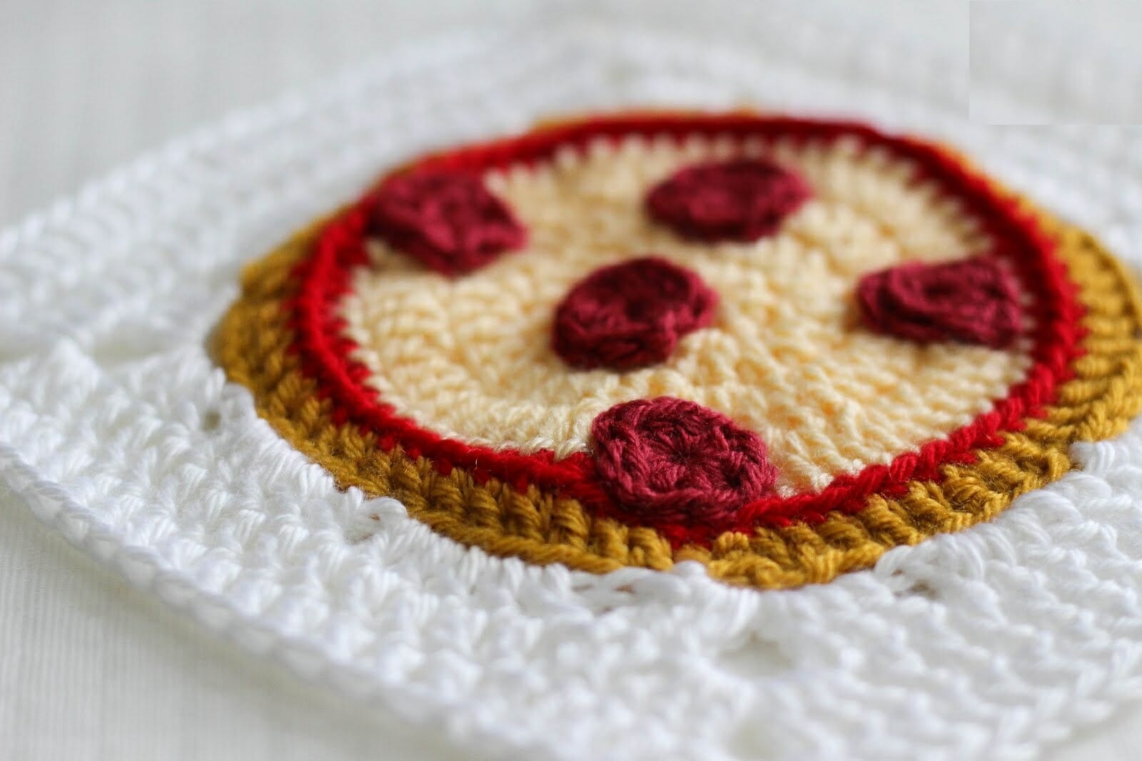 PATRÓN GRATIS Granny con Diseño de Pizza en Crochet