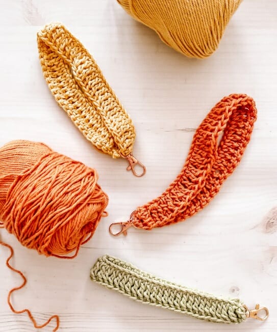 PATRÓN GRATIS Llavero de Pulsera en Crochet