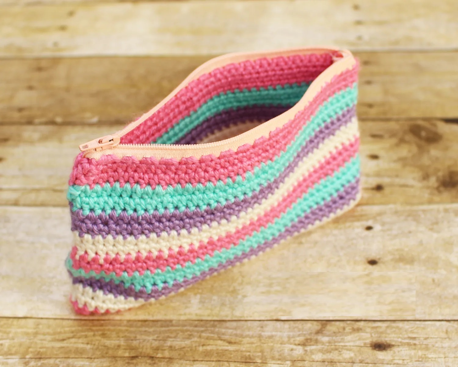 PATRÓN GRATIS Estuche con Cremallera en Crochet MUY FÁCIL!