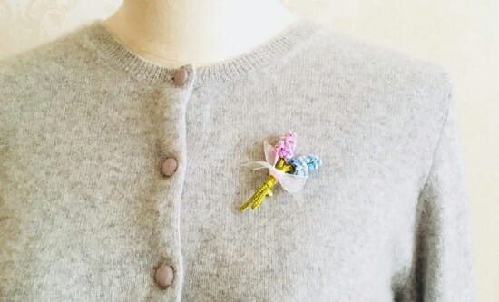 PATRÓN GRATIS Broche de Flores Jacintos en Crochet