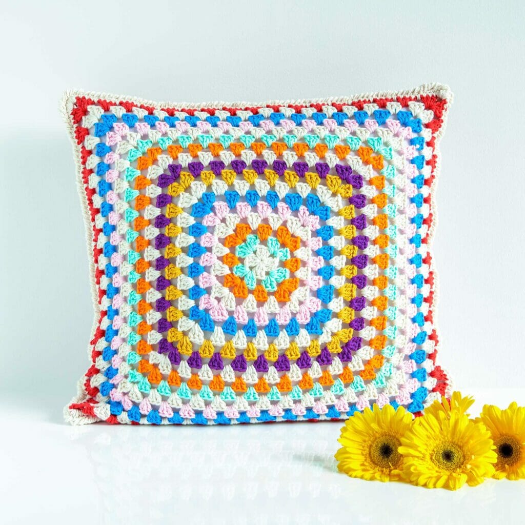 PATRÓN GRATIS Almohadón Cuadrado de la Abuela en Crochet