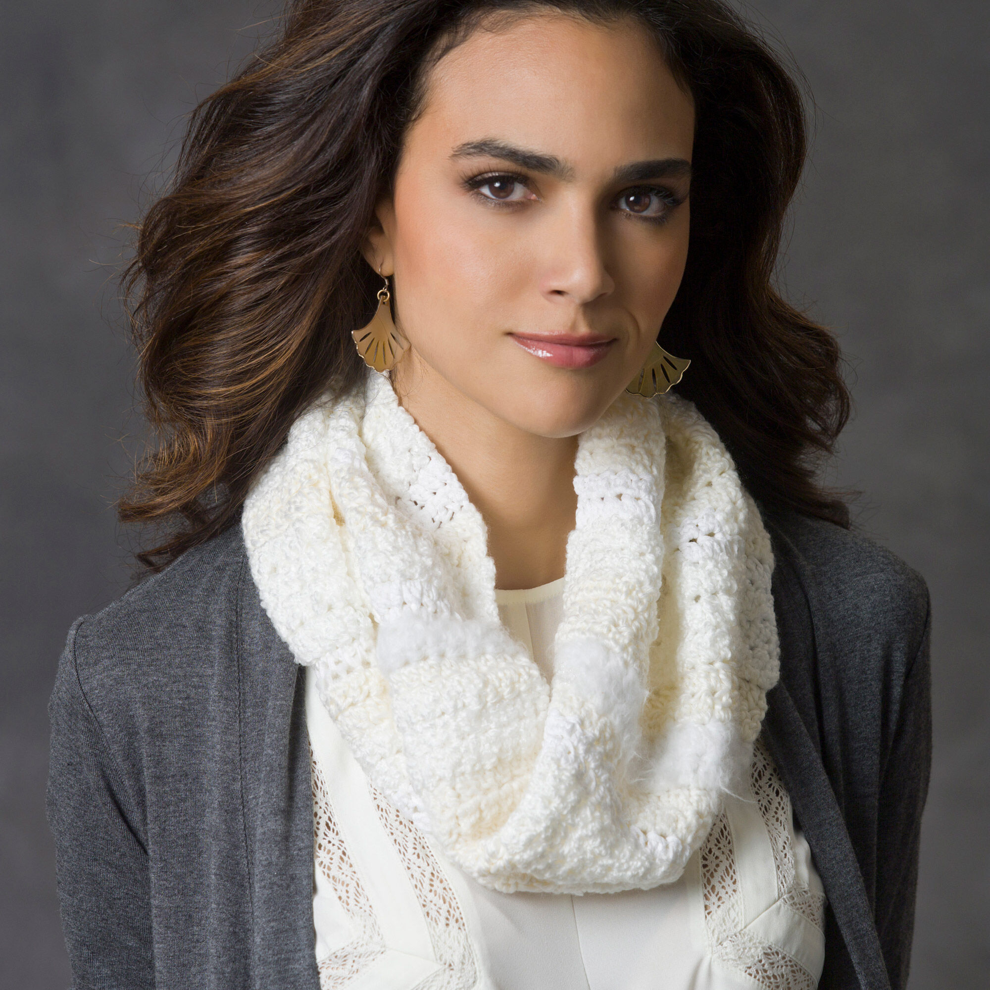 PATRON GRATIS Bufanda Circular Marfil en Crochet