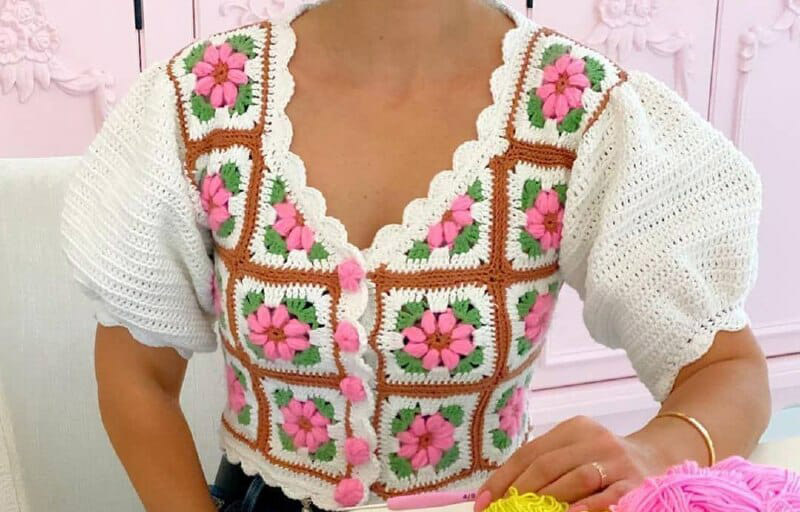 PATRÓN GRATIS Cárdigan en Motivos Flor Silvestre