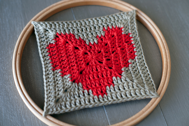 Granny Sólido de Corazón a Crochet PATRÓN GRATIS