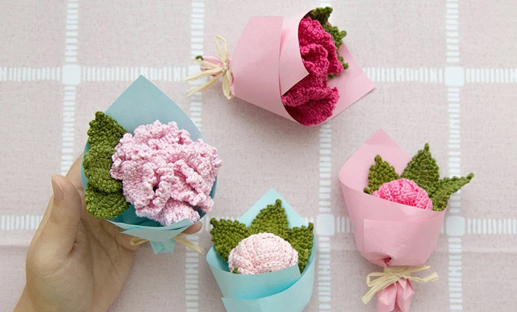 Mini Ramo de Rosas y Claveles a Crochet PATRÓN GRATIS