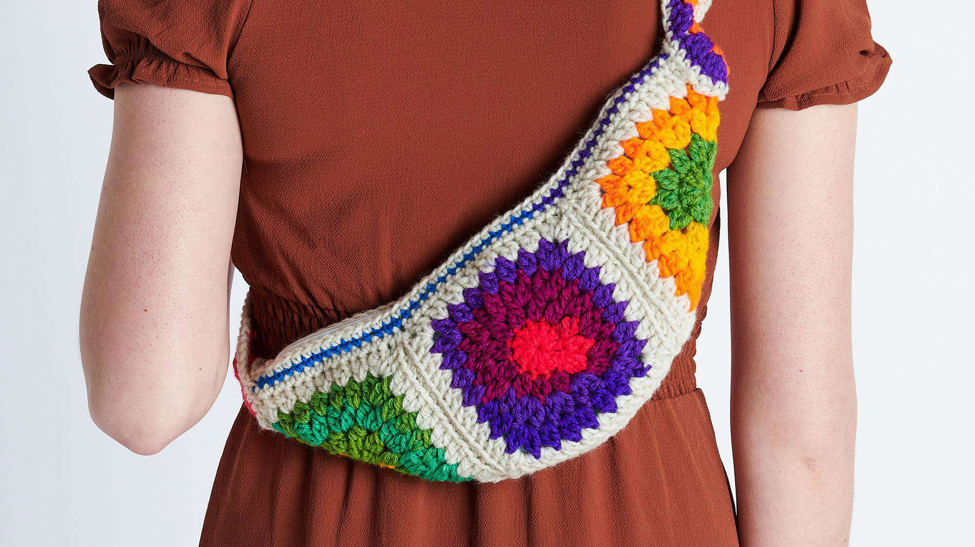 Riñonera Cuadros Retro en Crochet PATRÓN GRATIS