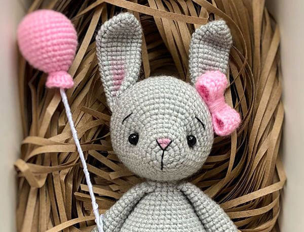 Tierno Conejo Lazo Amigurumi PDF