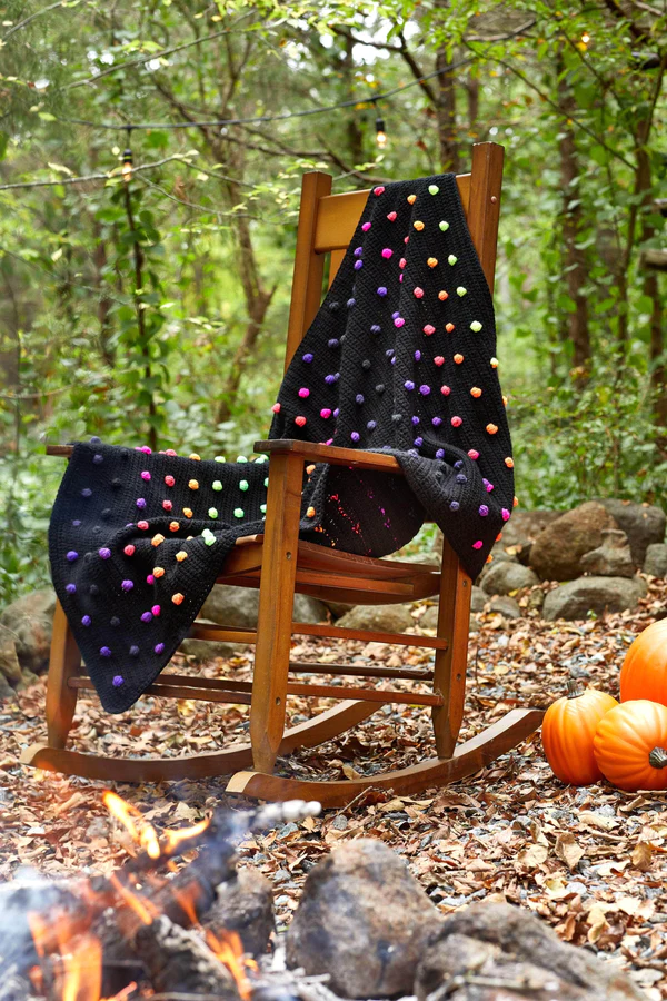 Manta de Bolillos en Neón Patrón en Crochet Gratis