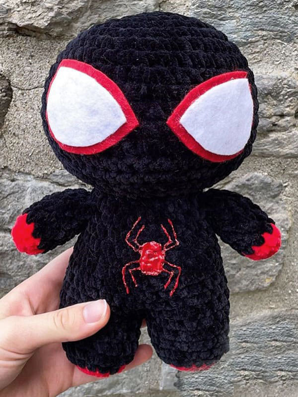 Spiderman de Felpa Peluche Amigurumi Patron Gratis