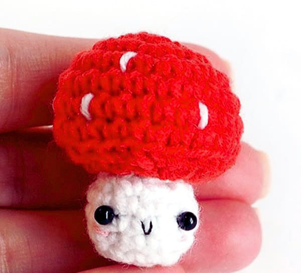 Llavero Hongo Kawaii Amigurumi Patrón Gratis