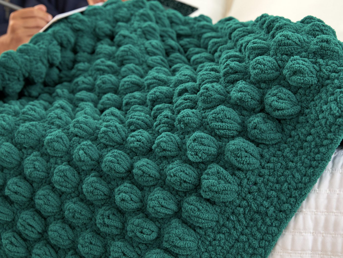 Acogedora Manta en Puntos Burbuja XXL en Crochet Patron Gratis