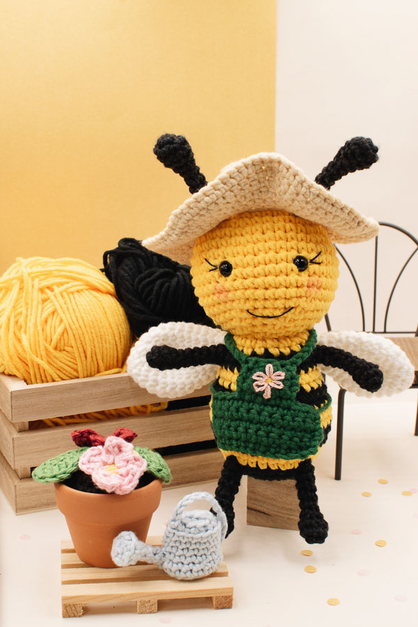 Abeja Jardinera Didy Amigurmi Patron Gratis