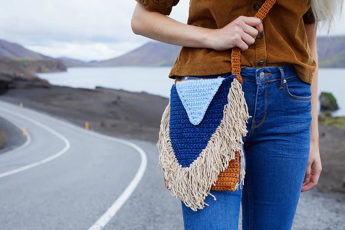 Bolso Triangulo Bohemio Patrón en Crochet Gratis