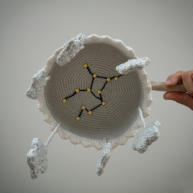 Móvil con Constelaciones en Amigurumi Patrón Gratis