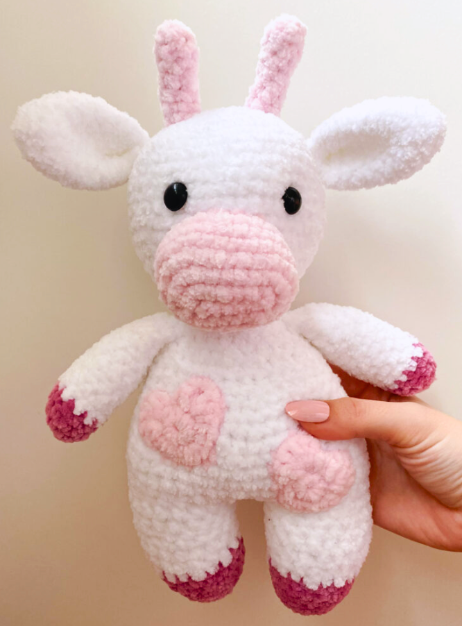 Vaca de Felpa Peluche Amigurumi Patron Gratis
