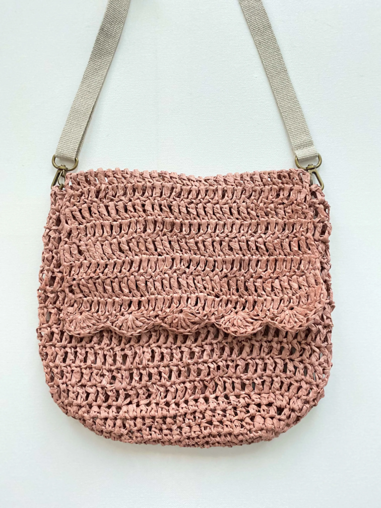 Patrón Gratis Bolso Casual en Rafia a Crochet