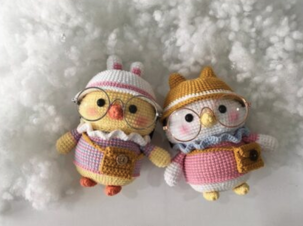 Patrón Gratis Pollito Intelectual en Amigurumi