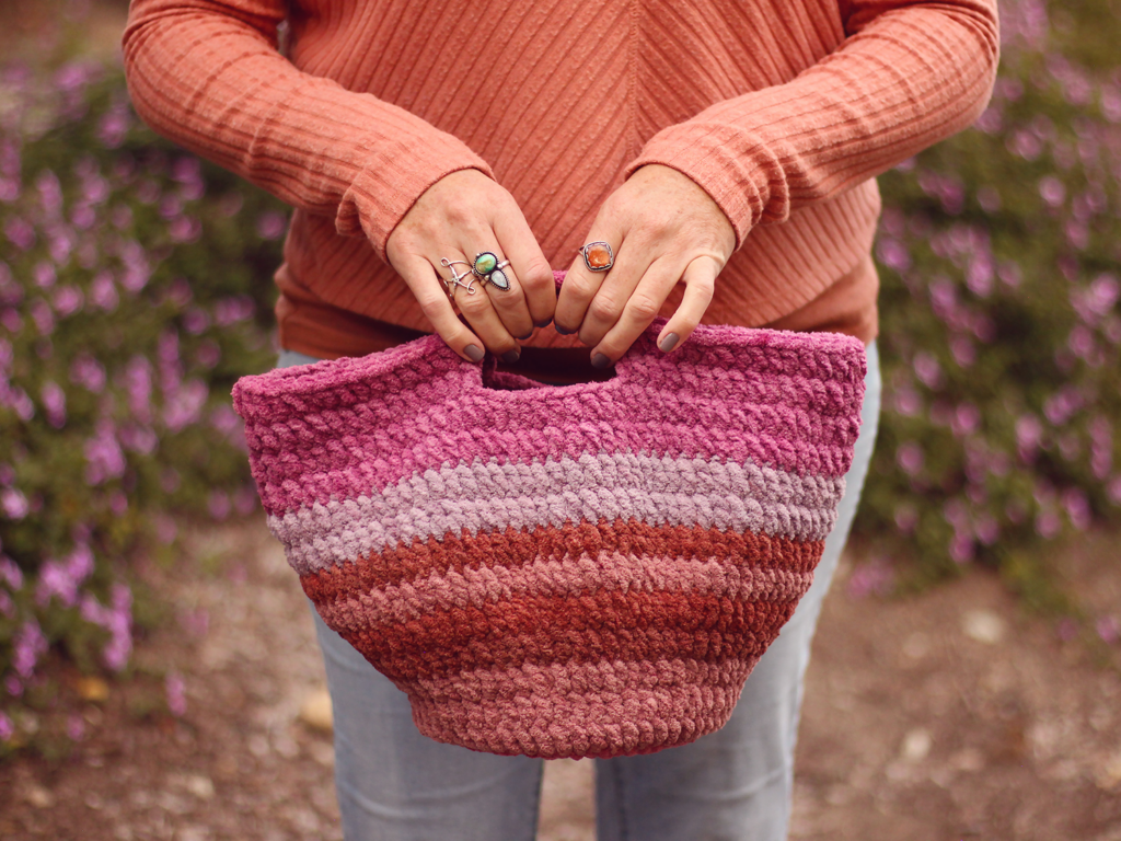 Crea tu Propio Bolso de Crochet: Diseño Colorido y Texturizado