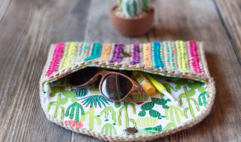 Bolso de mano a Crochet: Añade Color y Estilo a Tu Outfit