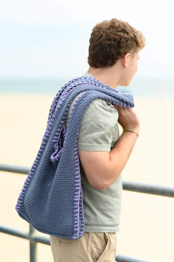 Bolsa a Crochet para tus Paseos por la Ciudad Patrón Gratis