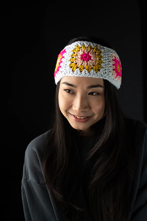 Diadema Retro con Cuadros de la Abuela en Crochet Patrón Gratis