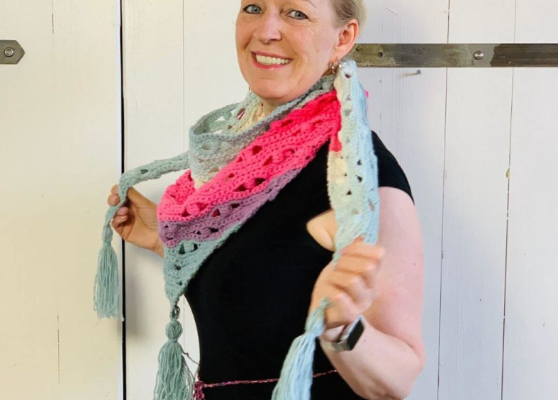 Chal Triángulo Con Punto Puff A Crochet Patrón Gratis