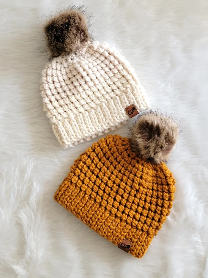 Gorro a Crochet Estilo Chunky con Pompón – Patrón Gratis