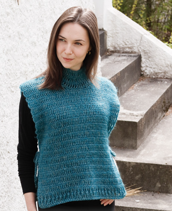 Patrón Gratis Chaleco en Crochet un Diseño Elegante y Moderno