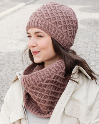 Patrón Gratis Gorro y Cuello a Crochet Elegantes y Cálidos