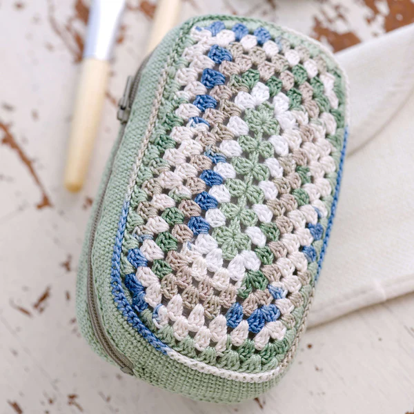 Patrón Gratis de Bolso de Maquillaje a Crochet: ¡DIY Fácil!