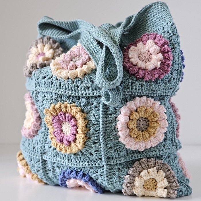 Bolsa Cuadros de la Abuela con Flores 3D a Crochet PATRON