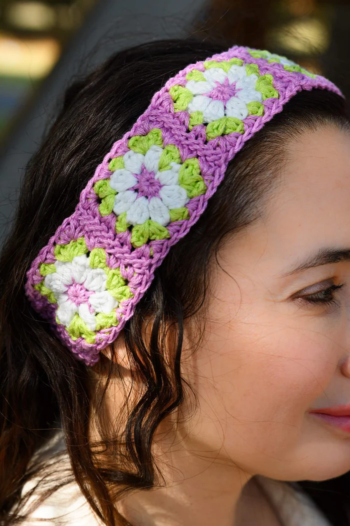 Diadema Bianca con Cuadros de la Abuela en Crochet PATRON
