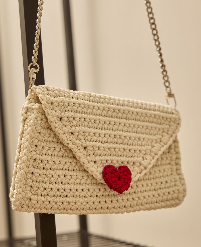 ¡Alerta de Dulzura! Cartera Flechazo en Crochet PATRÓN