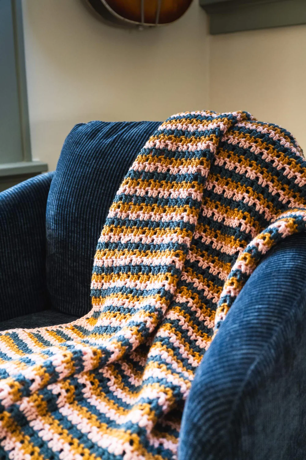 ¡Añade Textura! Rayas en Escala Minimalista PATRÓN