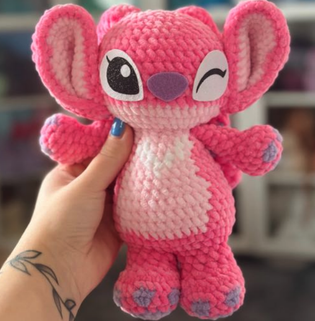 Alien Rosa Amigurumi ¡La compañera de Stitch que amarás!
