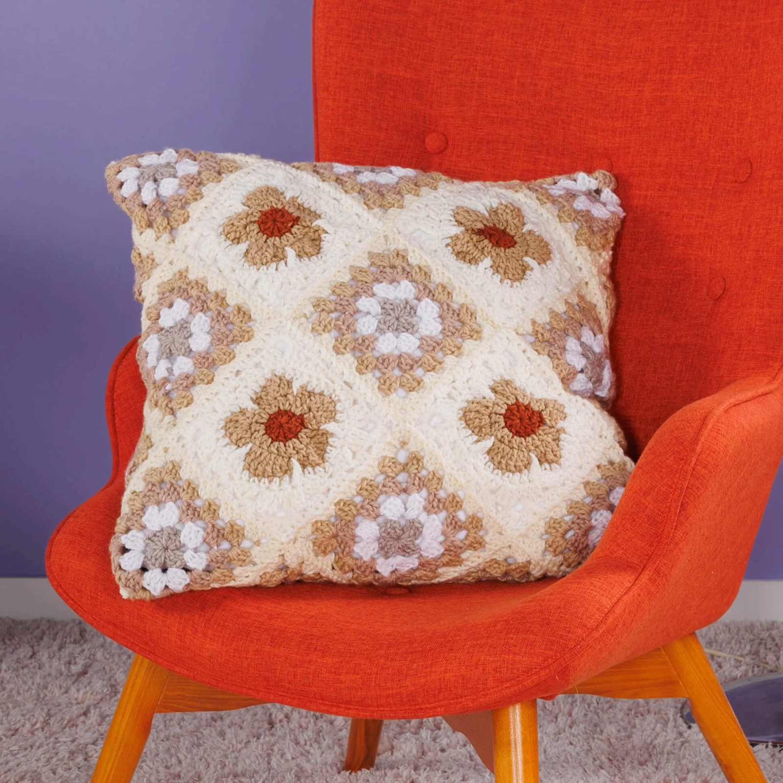 Almohadón Campos de Amapolas en Crochet: ¡Fácil de Tejer, Bello de Decorar PATRON GRATIS